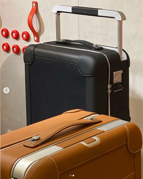 hermes carry on